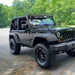 Meet your Posher, Luis